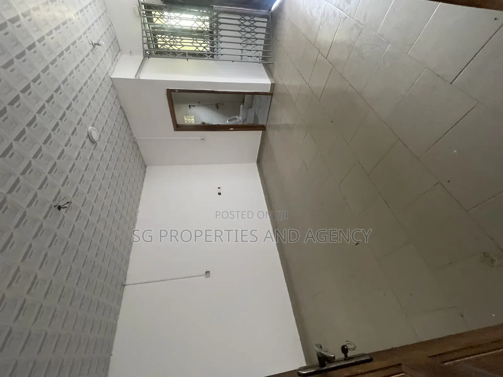 3bdrm Apartment in Lashibi, Spintex for rent