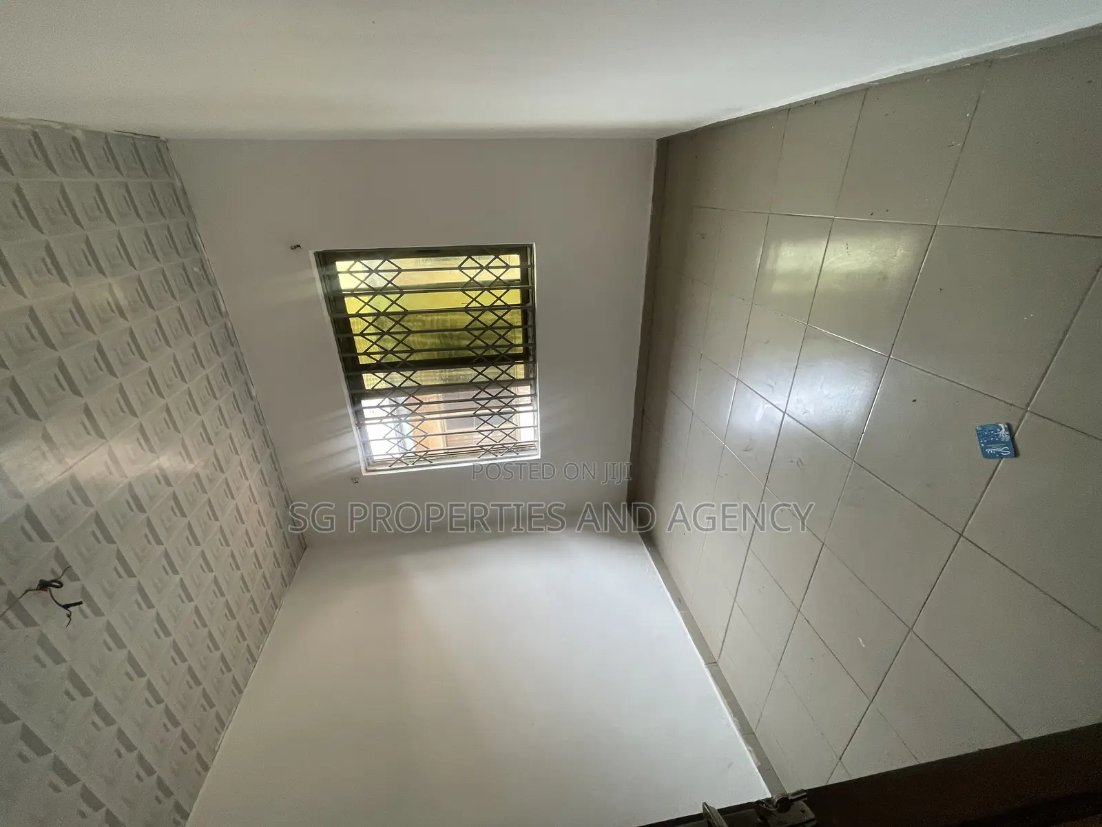 3bdrm Apartment in Lashibi, Spintex for rent