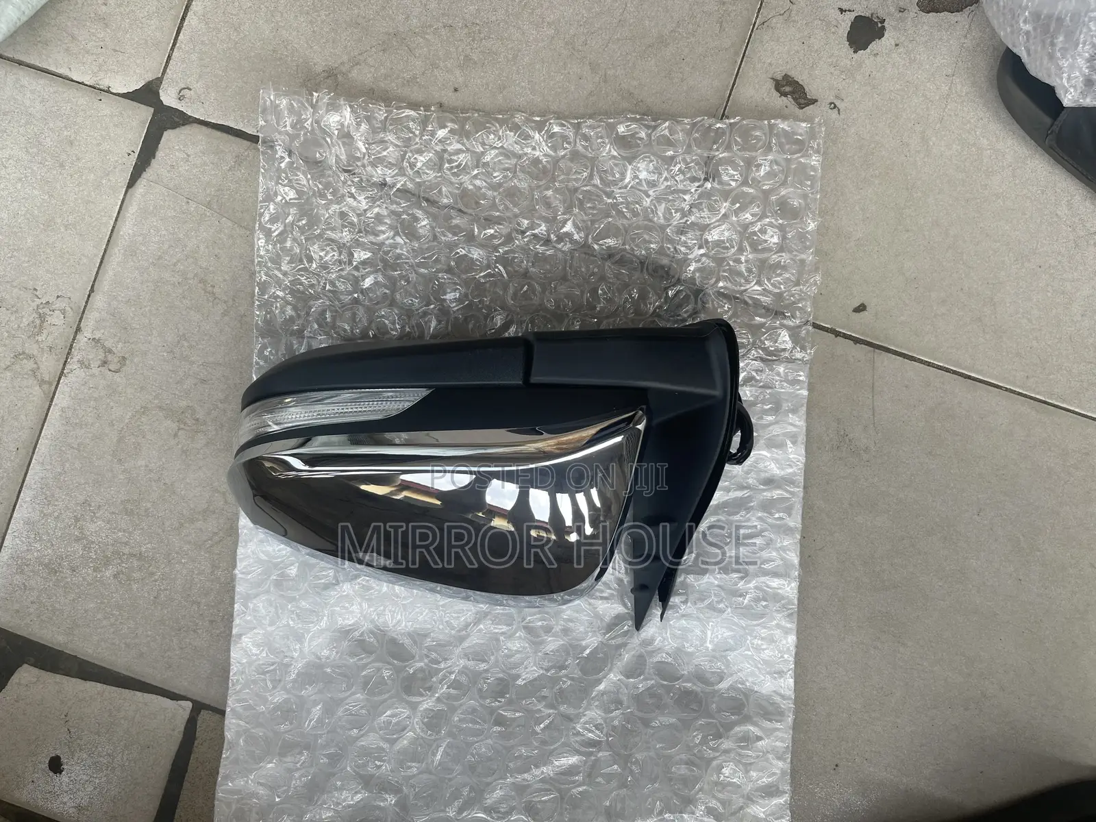 Toyota Fortuner/Hilux 2014-2022 Auto Fold Mirror