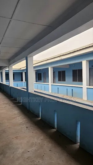 20bdrm House in Rightkey, Mampong Municipal for sale