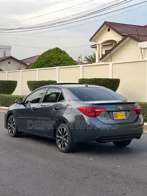 Toyota Corolla SE (1.8L 4cyl 6M) 2018 Gray