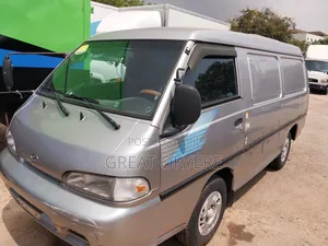 Hyundai H-100 2004 Silver
