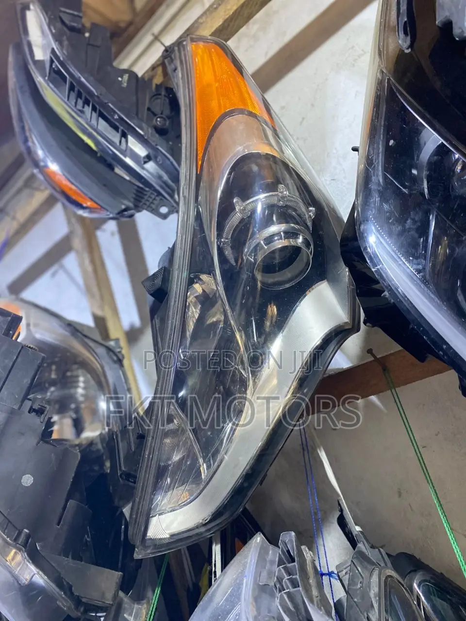 Hyundai Veloster Headlights 2012,2013,2014,2015,2016,2017