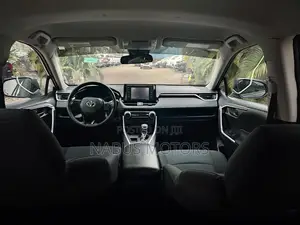 Toyota RAV4 LE 2022 Black