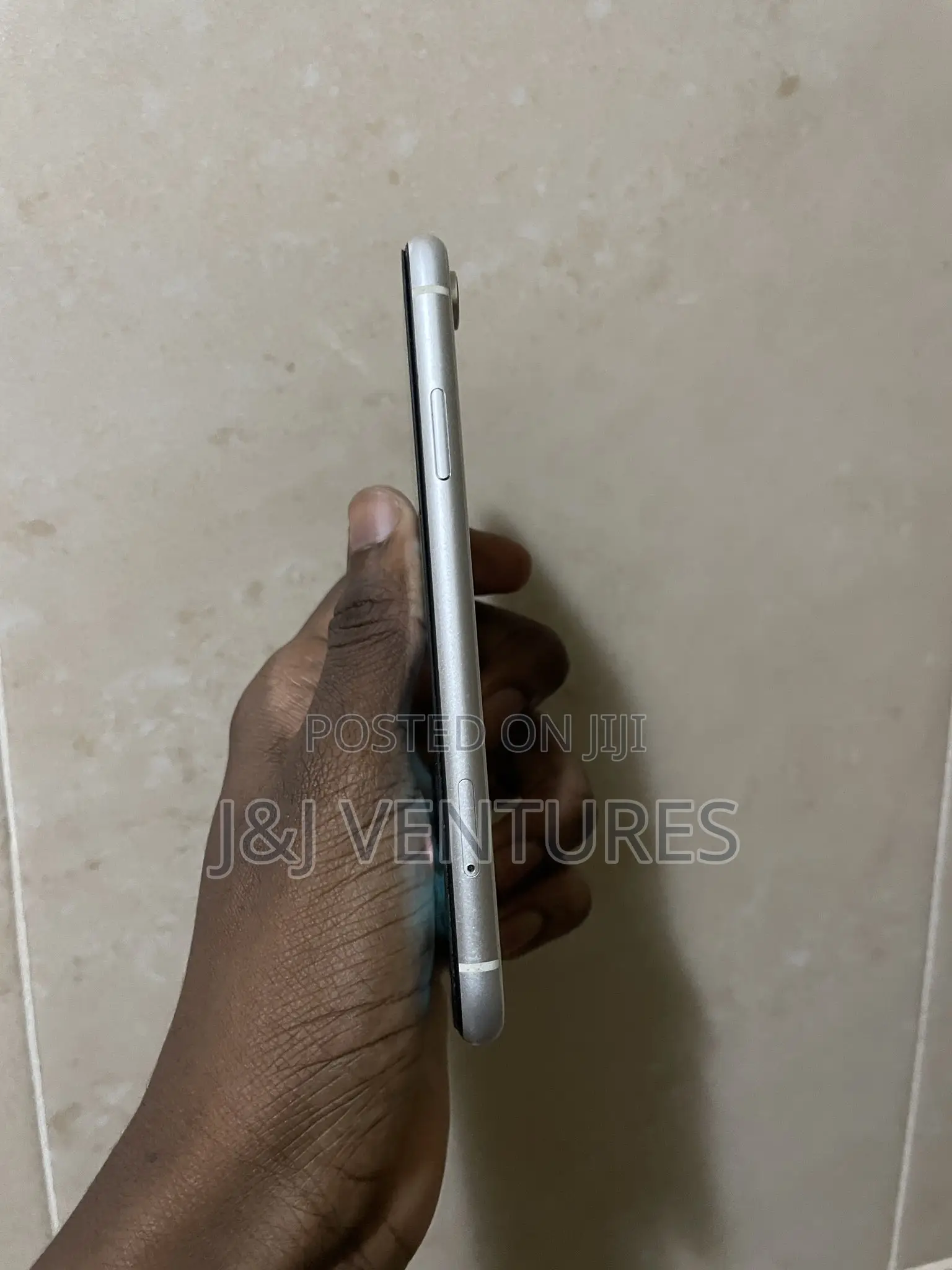 Apple iPhone XR 64 GB White