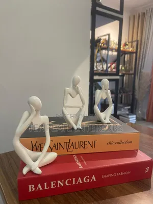 Nordic Mini Lady Thinkers Figurine in White