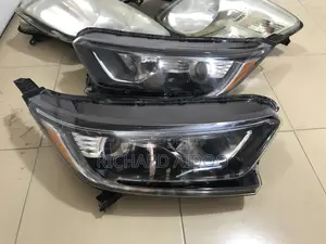 Honda CR-V 2018 Headlight Home Used Available