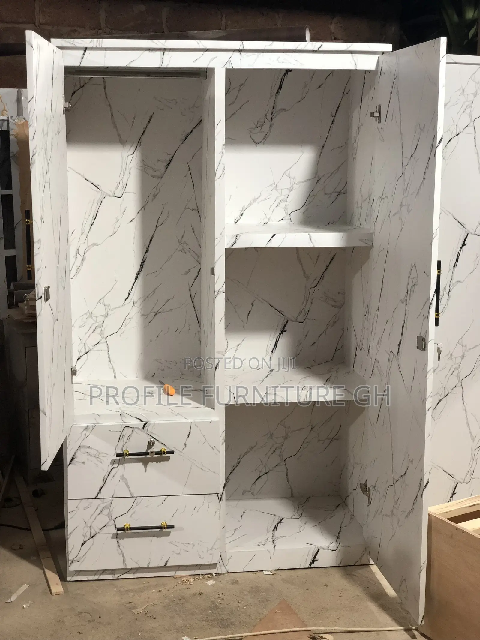 Massive Lite 2 In 1 Wardrobe// Durable And Luxurious