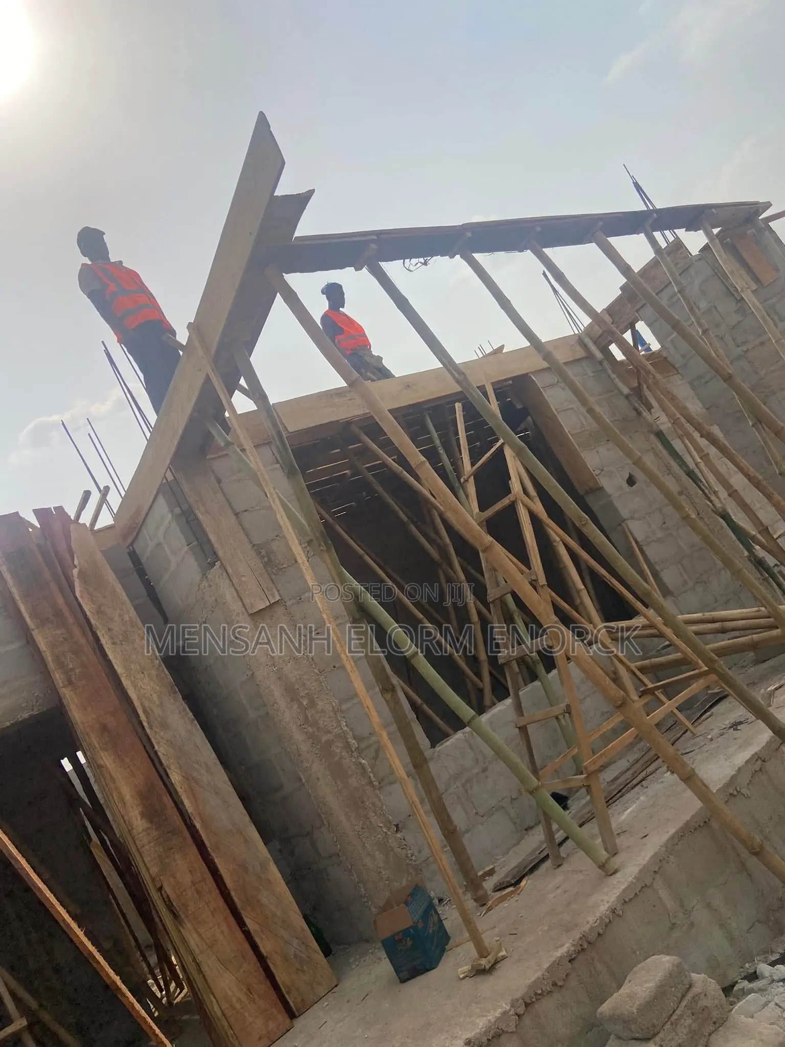 Building House , Face Wall