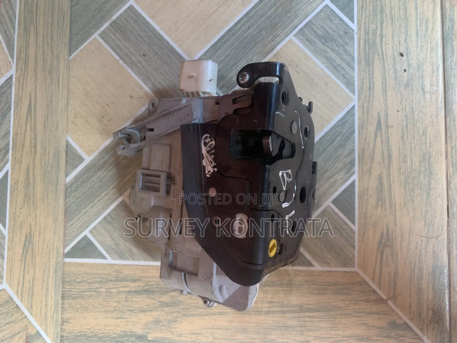 VW Rear Motor and Catcher for Door.