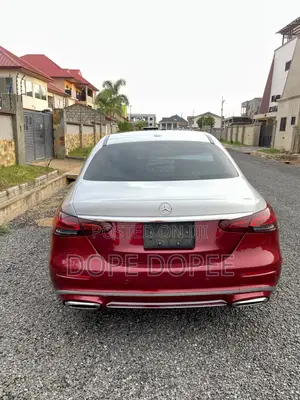 Mercedes-Benz E300 2019 Red