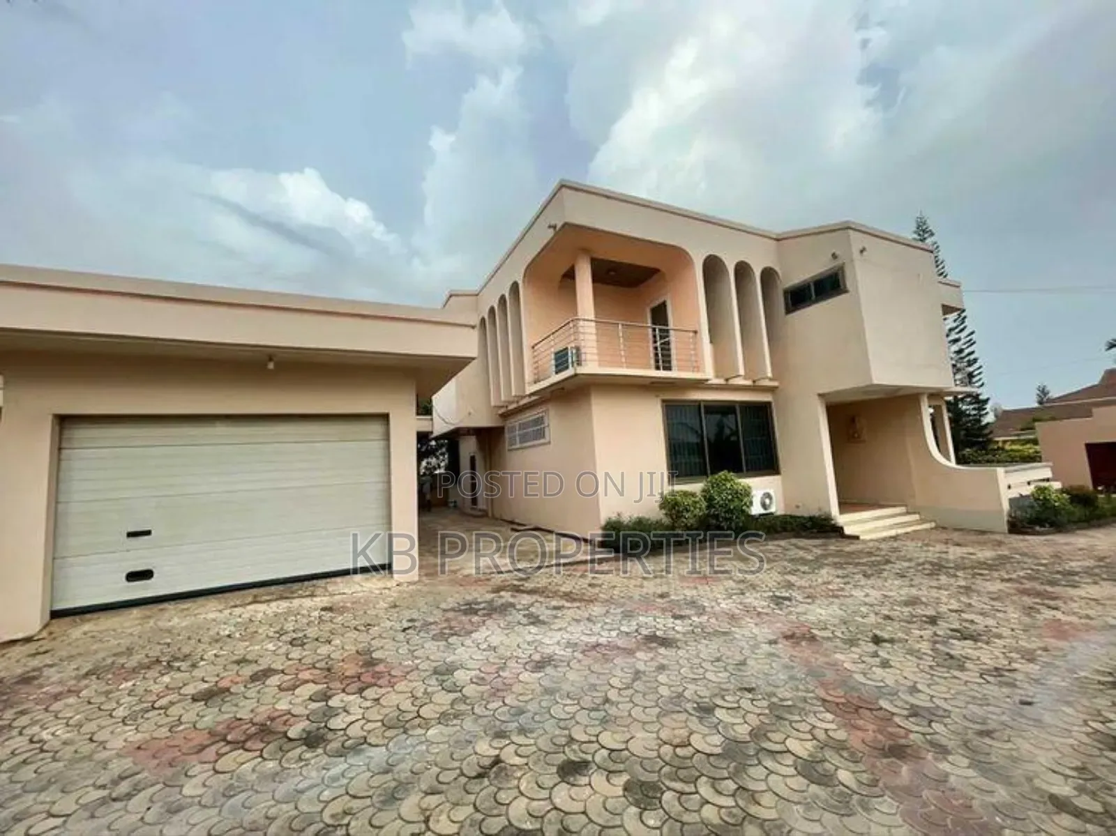 Furnished 5bdrm Duplex in Kb Properties, Spintex for rent