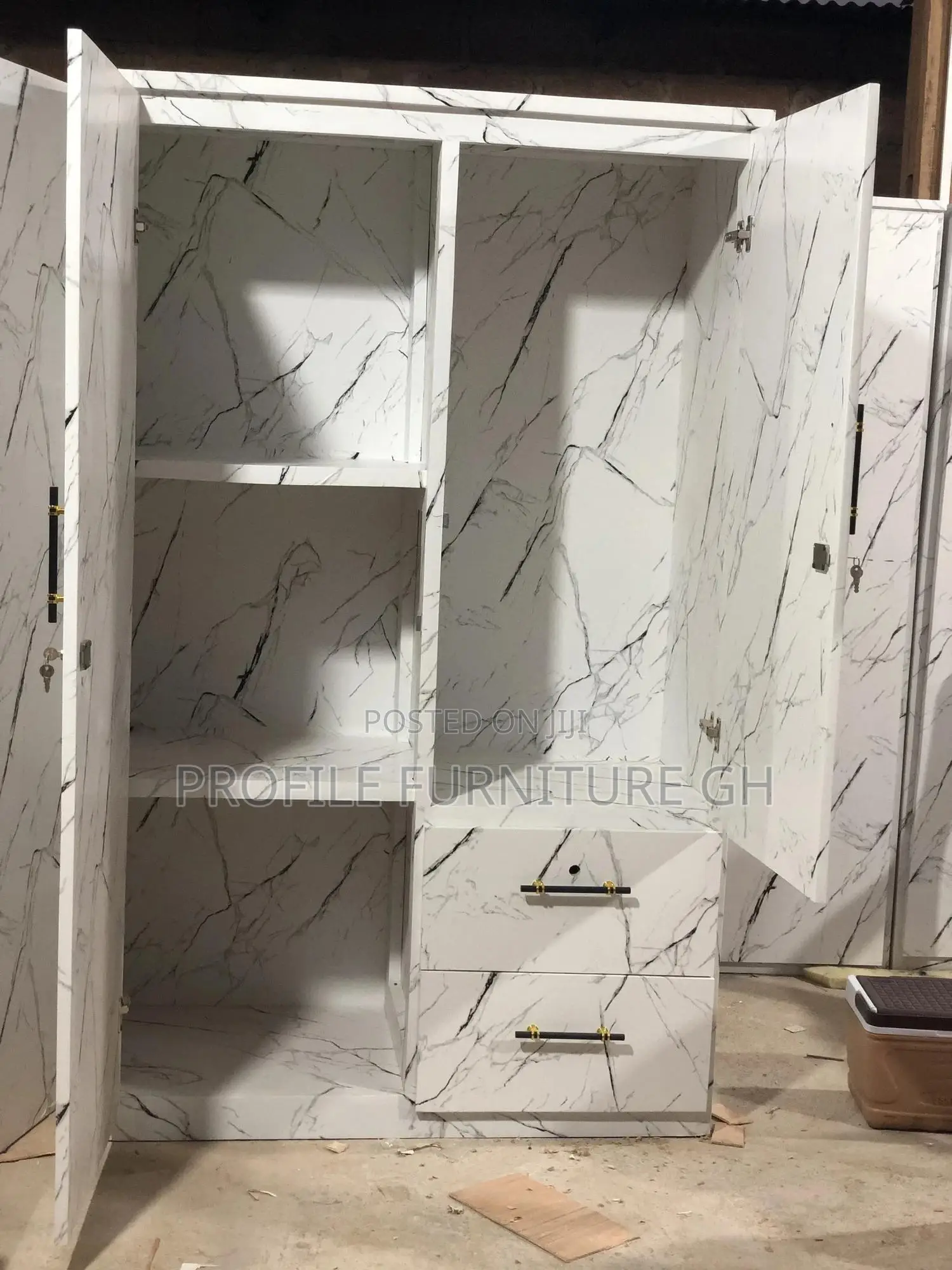 Massive Lite 2 In 1 Wardrobe// Durable And Luxurious