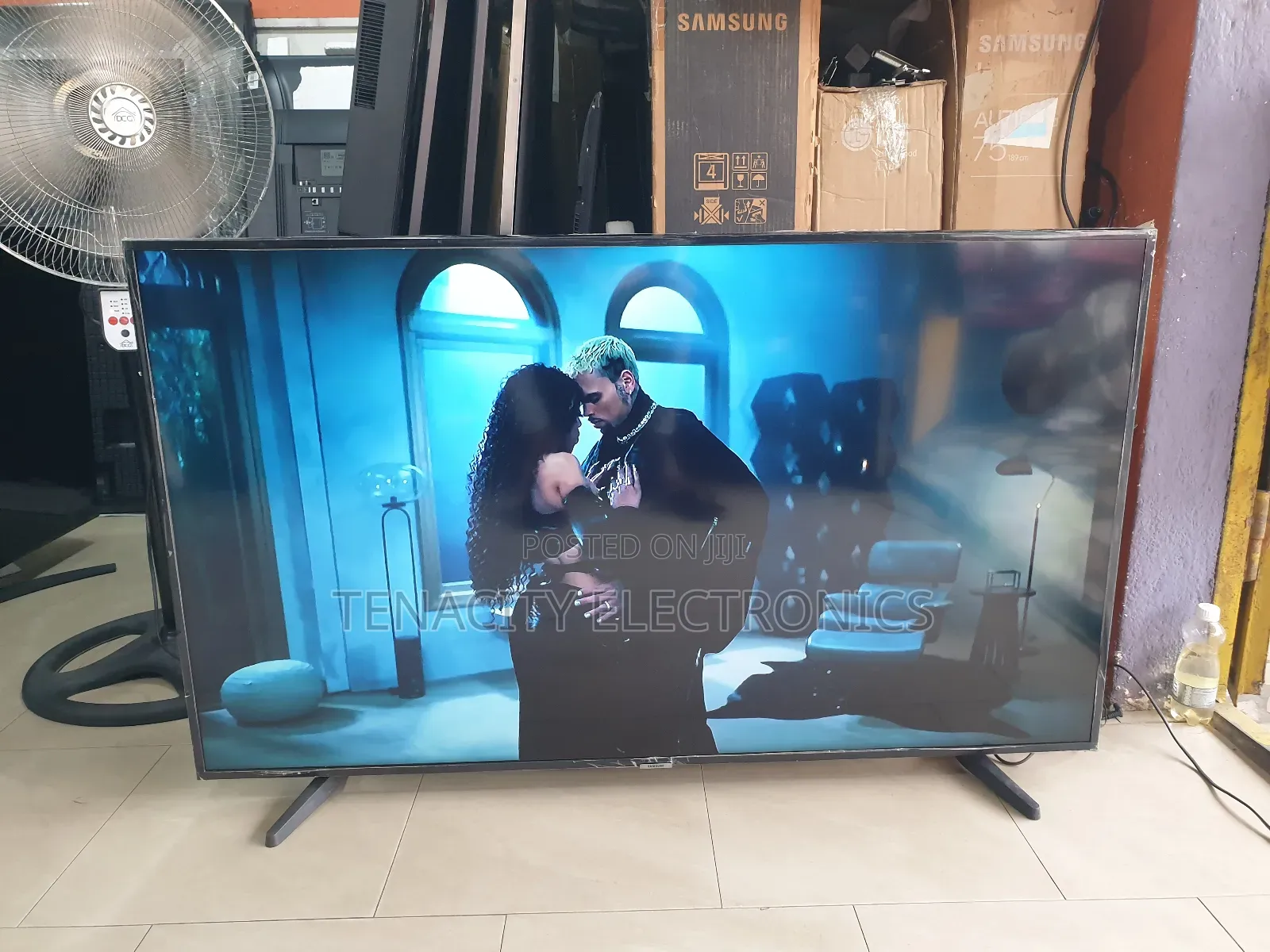 55"Samsung Uhd HDR Smart Satellite Tv