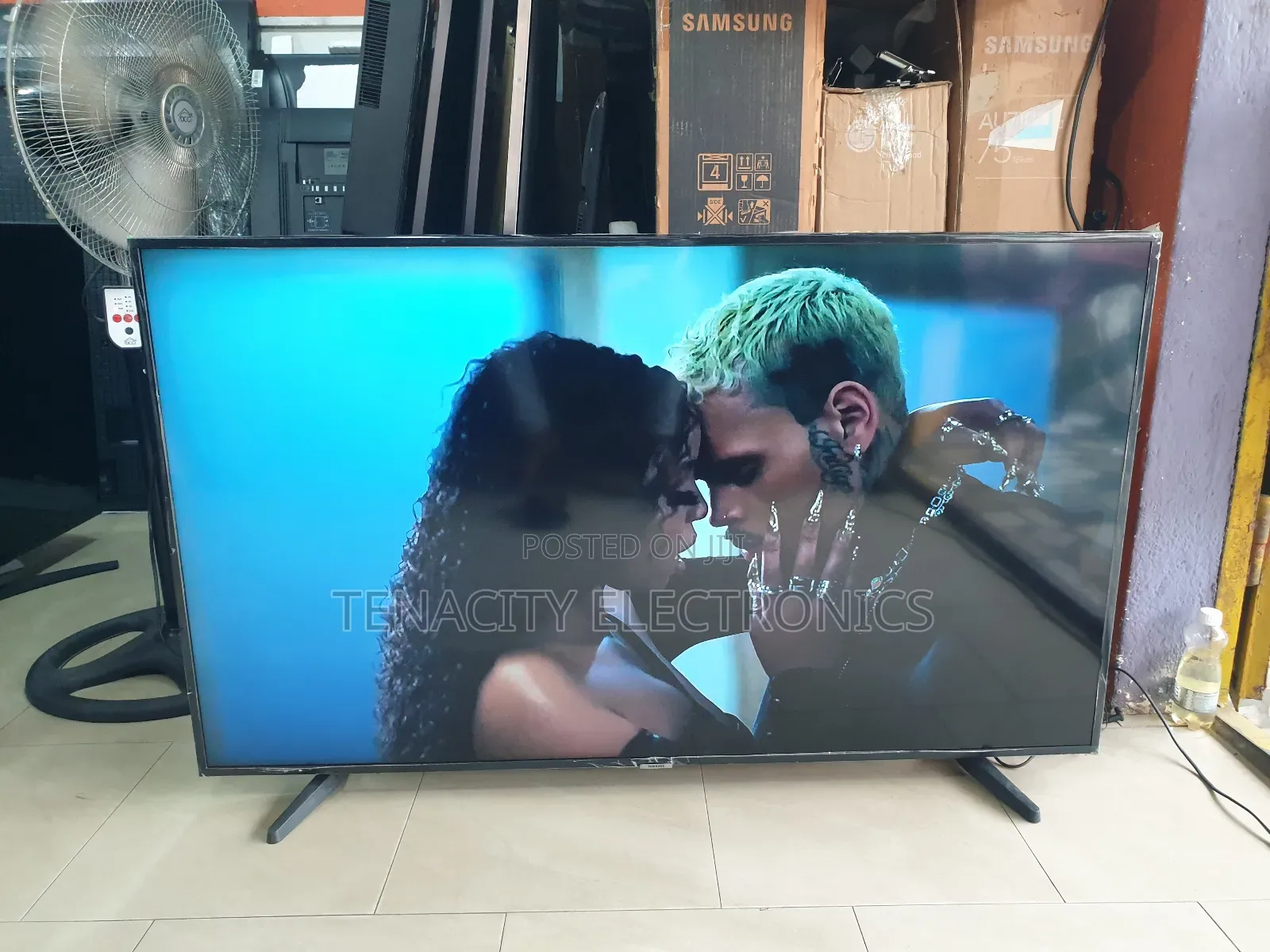 55"Samsung Uhd HDR Smart Satellite Tv