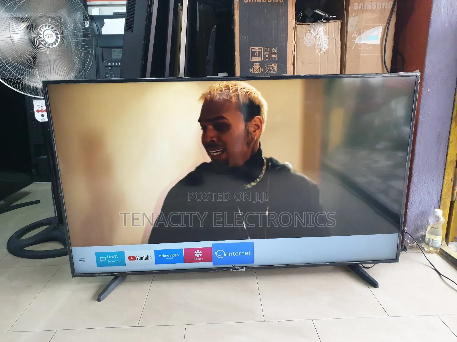 55"Samsung Uhd HDR Smart Satellite Tv