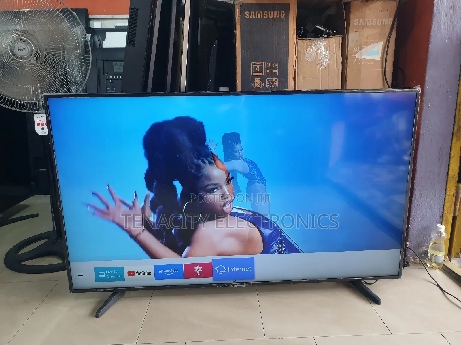55"Samsung Uhd HDR Smart Satellite Tv