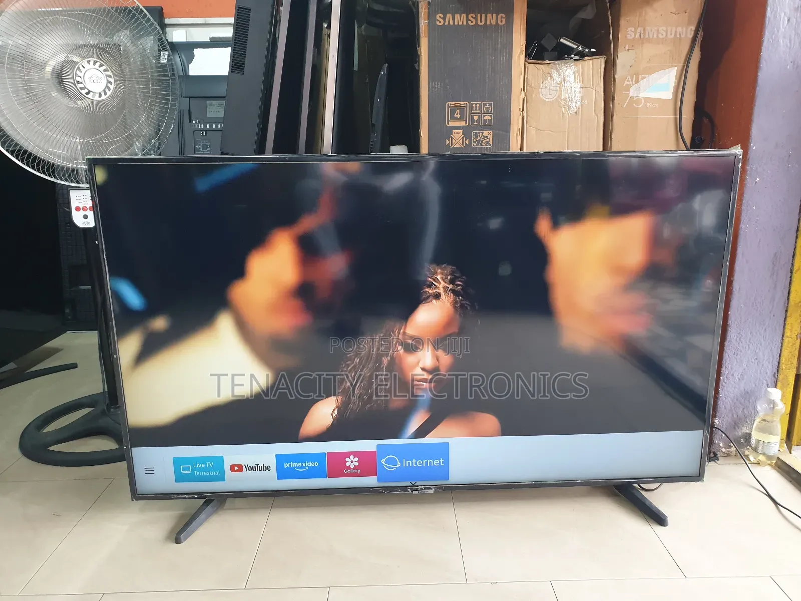 55"Samsung Uhd HDR Smart Satellite Tv