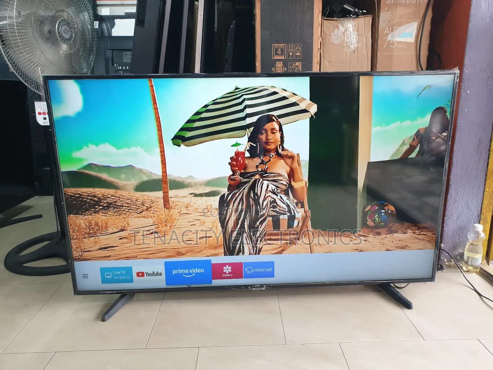 55"Samsung Uhd HDR Smart Satellite Tv