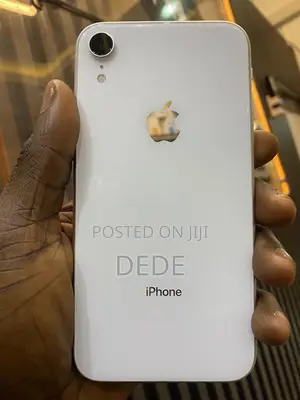 Apple iPhone XR 64 GB White