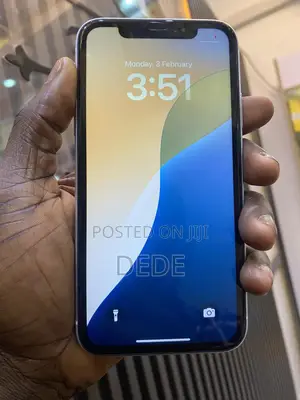 Apple iPhone XR 64 GB White