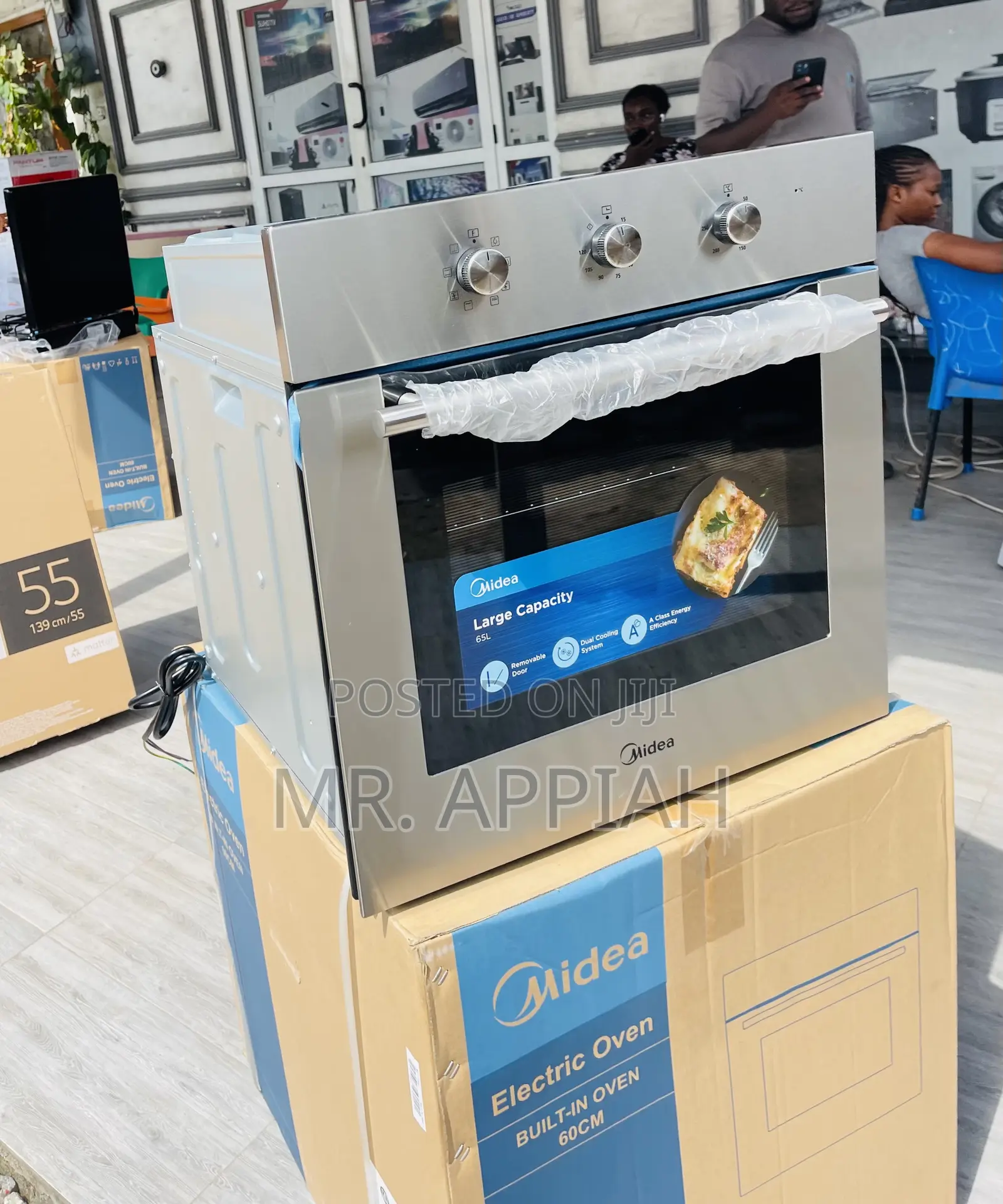 Upgrade Your Kitchen With Midea 65M80M1 Built-in Oven.