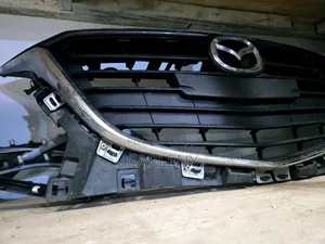 Mazda3 Front Grille With Chrome 2014-18 Mazda Shells