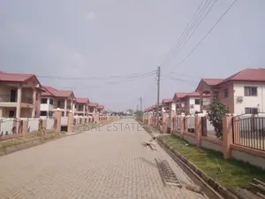 5bdrm Mansion in Oyarifa for sale