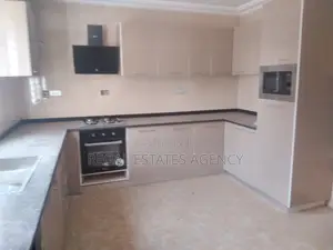 5bdrm Mansion in Oyarifa for sale