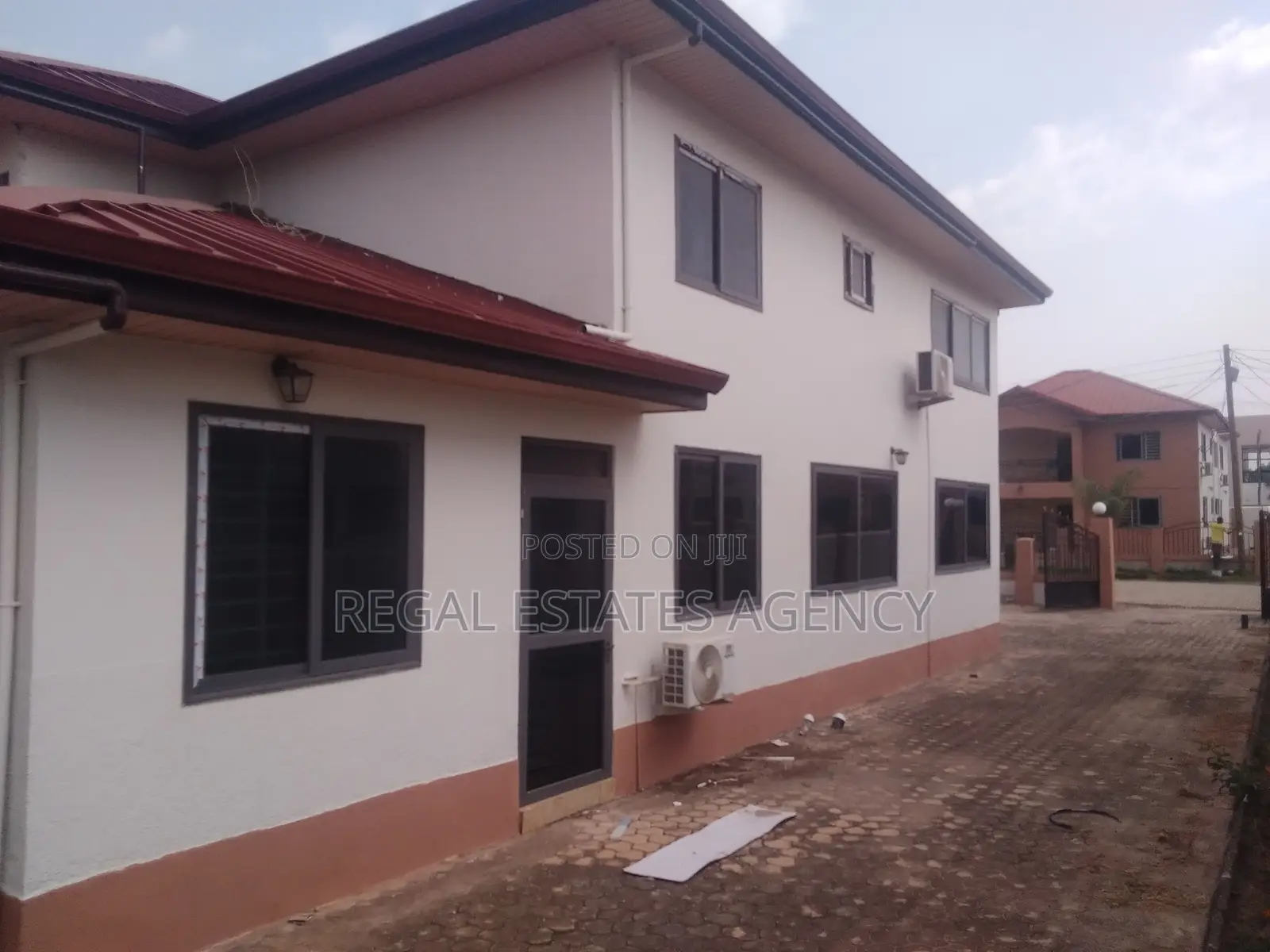5bdrm Mansion in Oyarifa for sale
