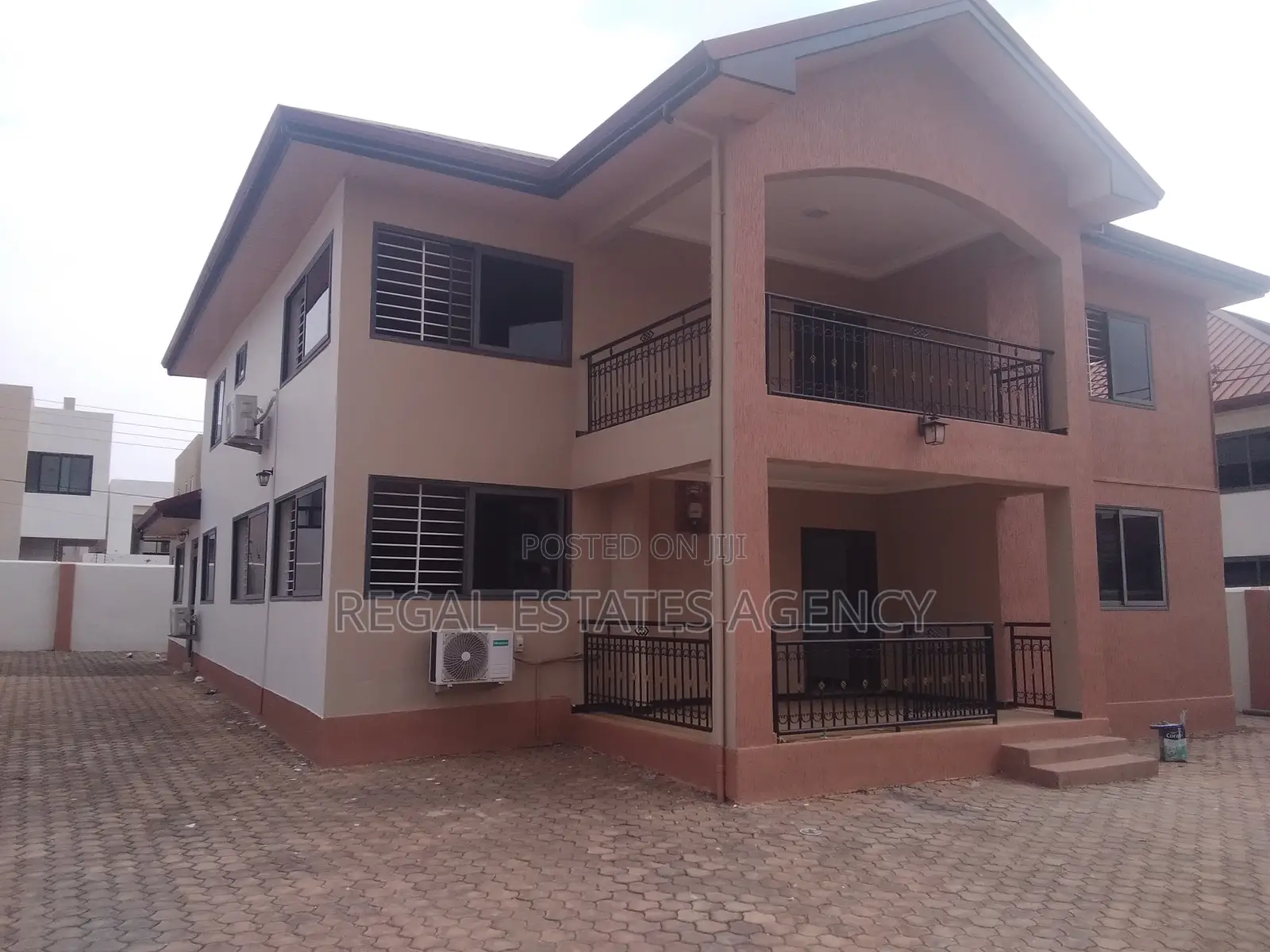 5bdrm Mansion in Oyarifa for sale