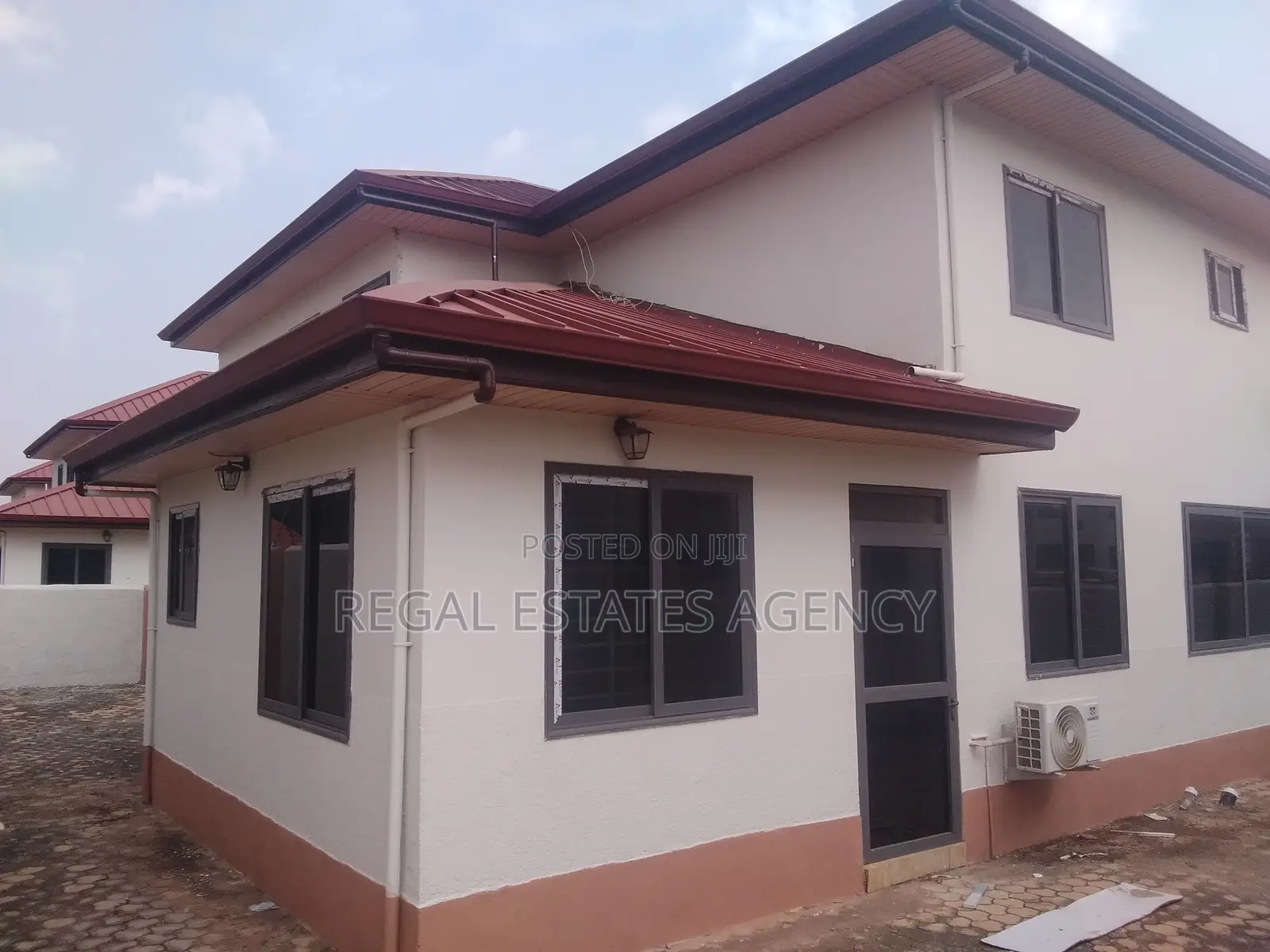 5bdrm Mansion in Oyarifa for sale