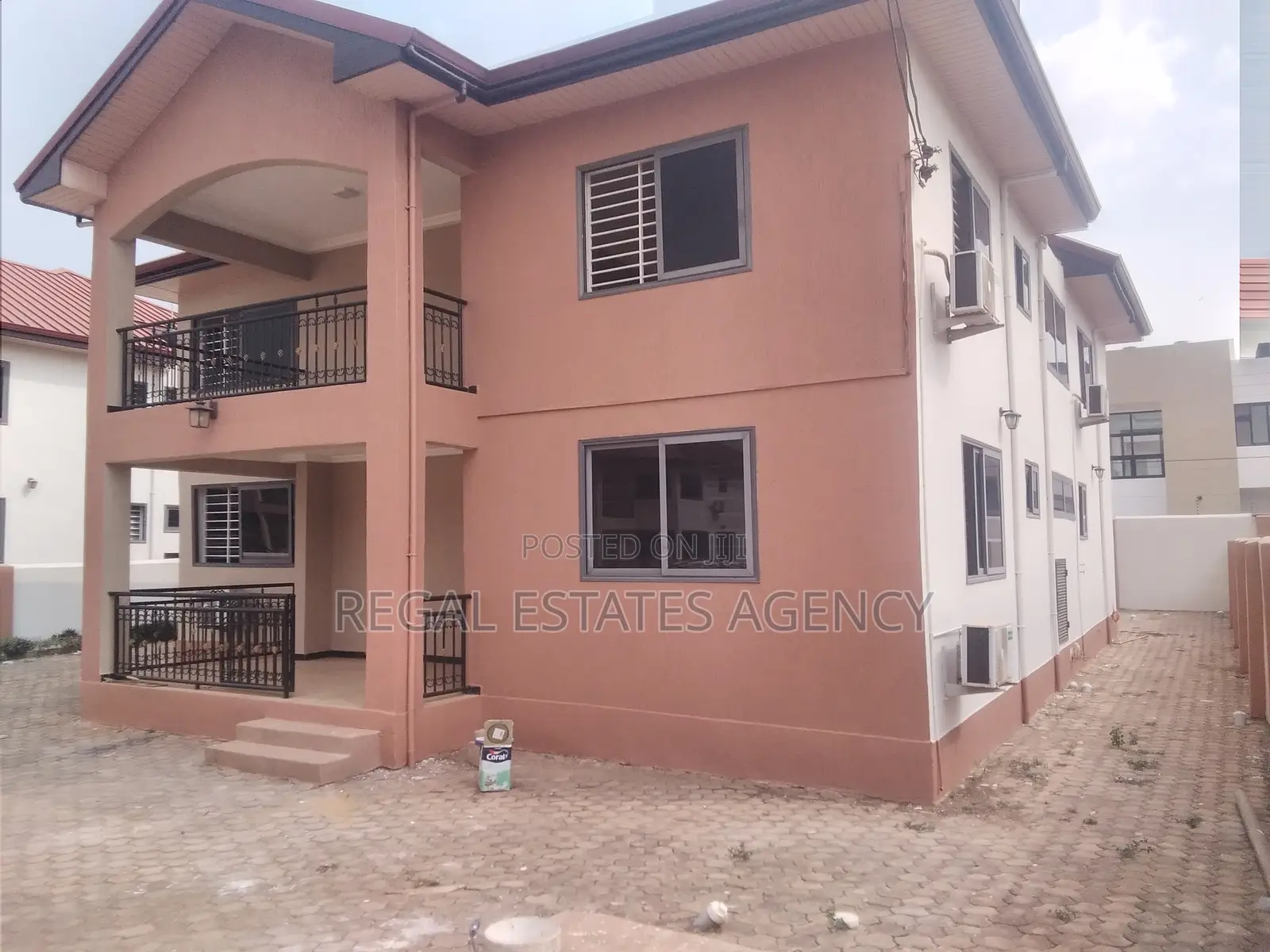 5bdrm Mansion in Oyarifa for sale