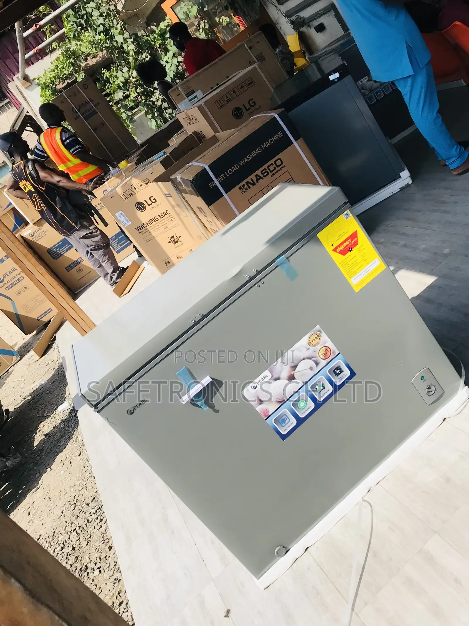 Neatly Boxed Gray Pearl Singledoor 200 Liters Chestfreezer