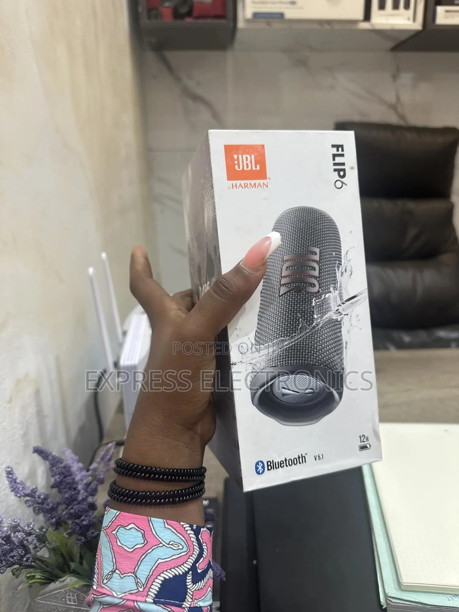 Echo Elegance Flip 6 Bluetooth Speaker