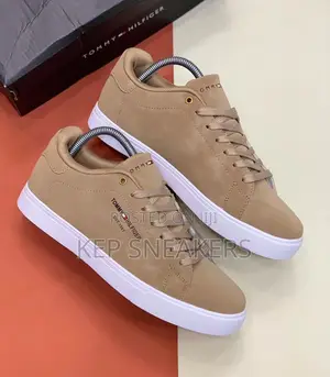 Tommy Hilfiger Suede Flatform Court