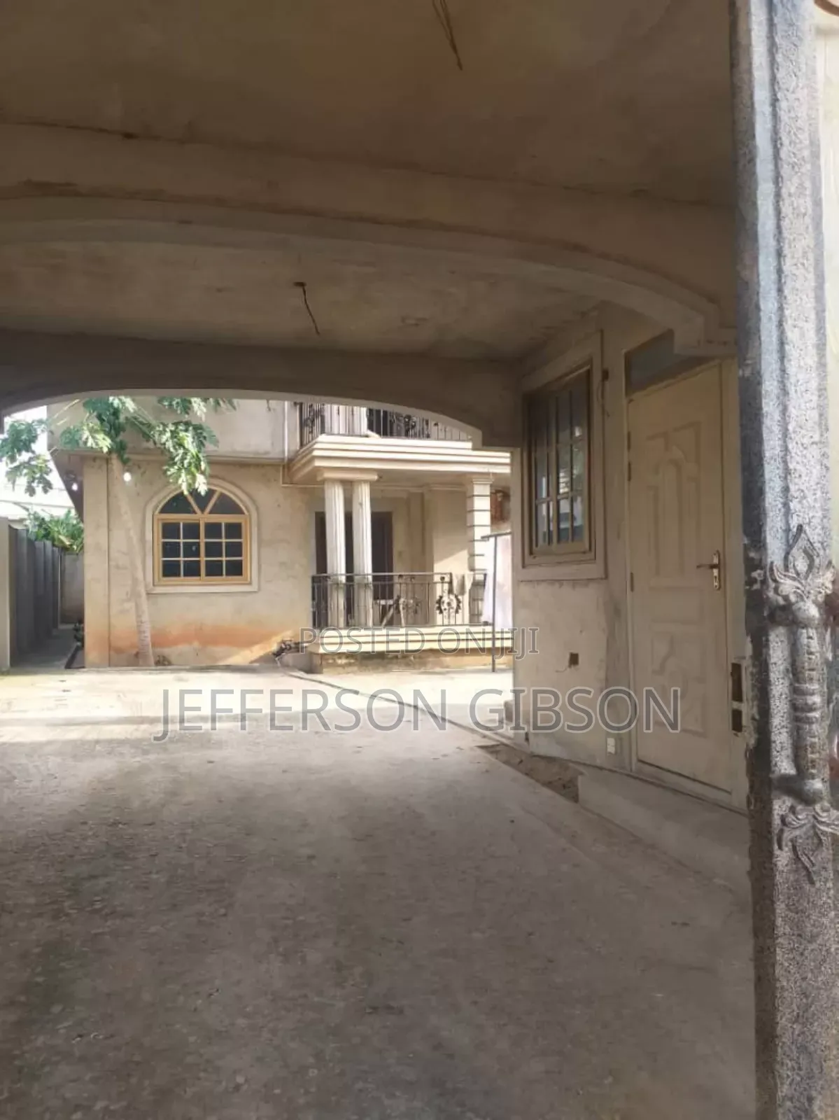 8bdrm Apartment in Ike Evergreen Homes, Accra Metropolitan for sale