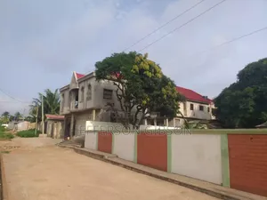 8bdrm Apartment in Ike Evergreen Homes, Accra Metropolitan for sale