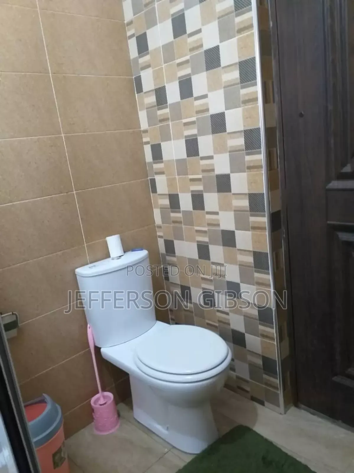 8bdrm Apartment in Ike Evergreen Homes, Accra Metropolitan for sale