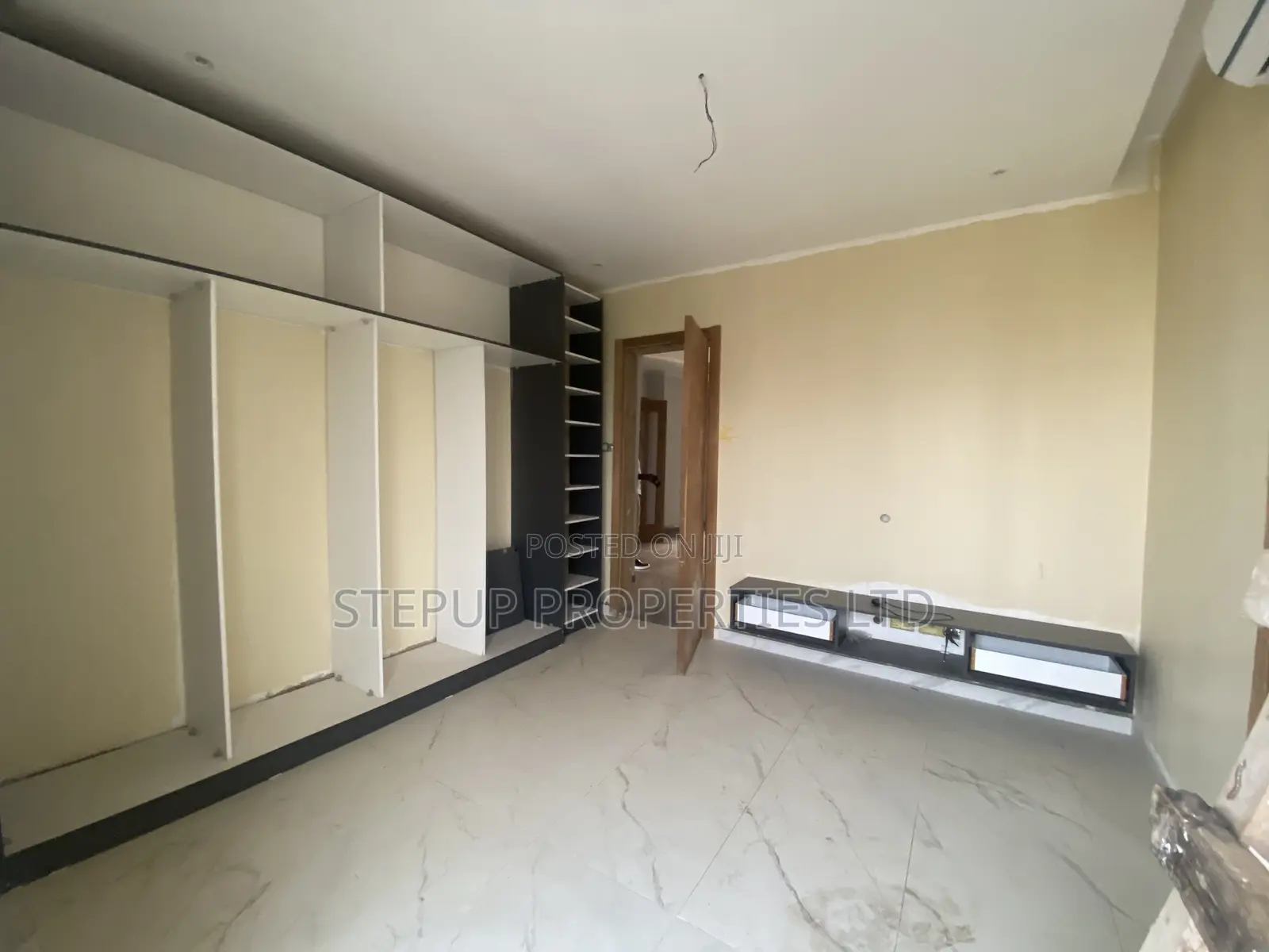 3bdrm Apartment in East Airport for sale