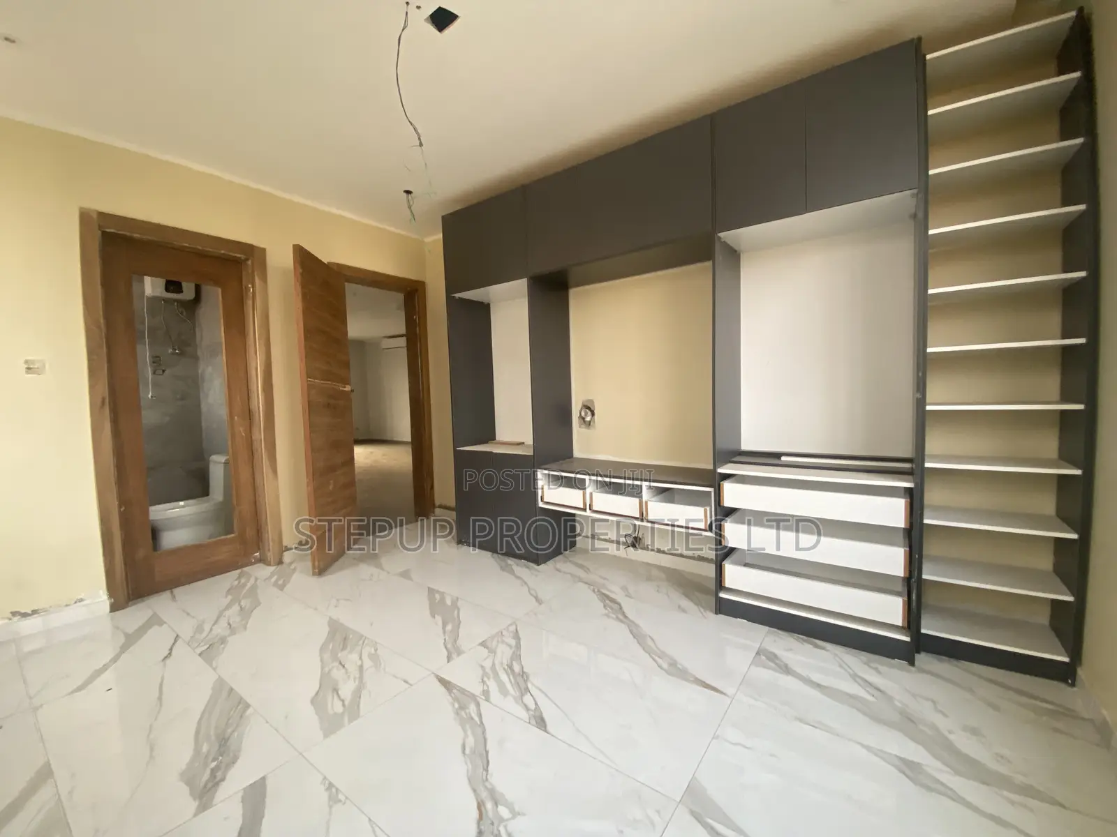 3bdrm Apartment in East Airport for sale