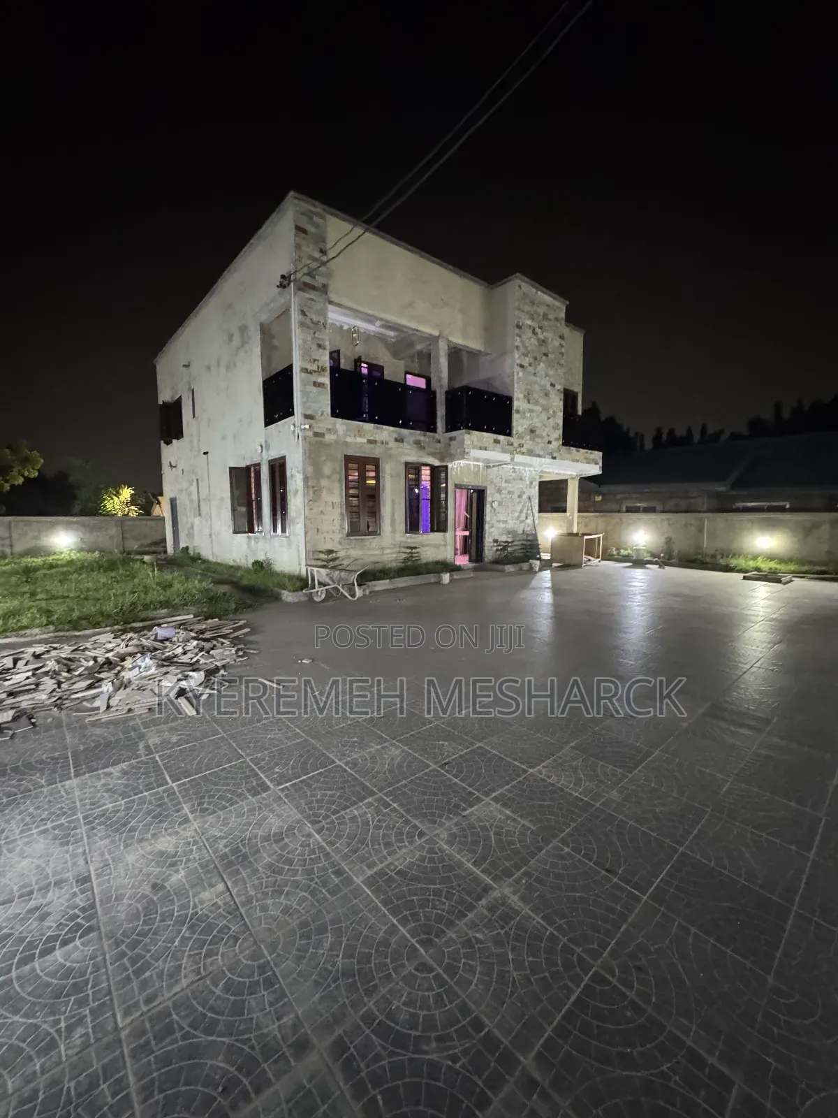 4bdrm Mansion in Ashongman, North Legon for sale