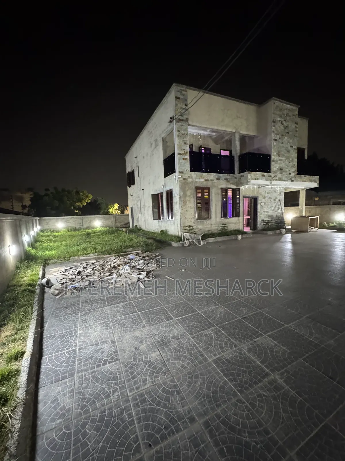 4bdrm Mansion in Ashongman, North Legon for sale