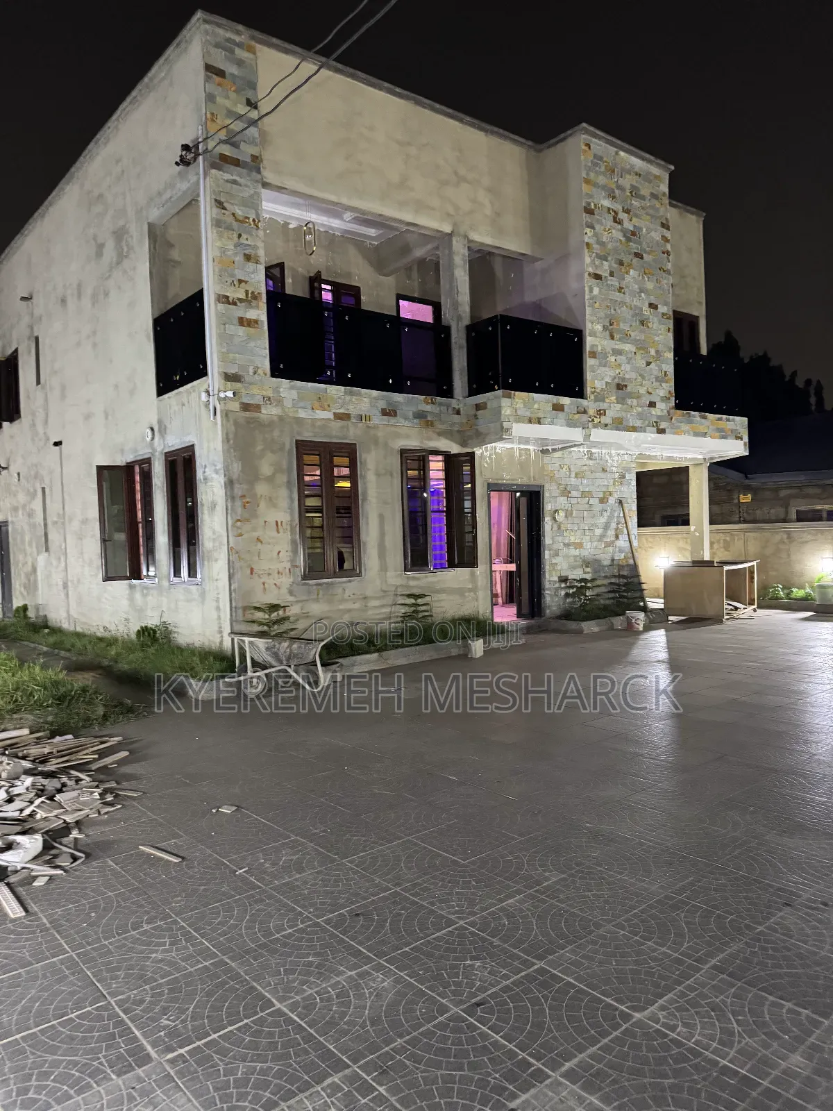 4bdrm Mansion in Ashongman, North Legon for sale