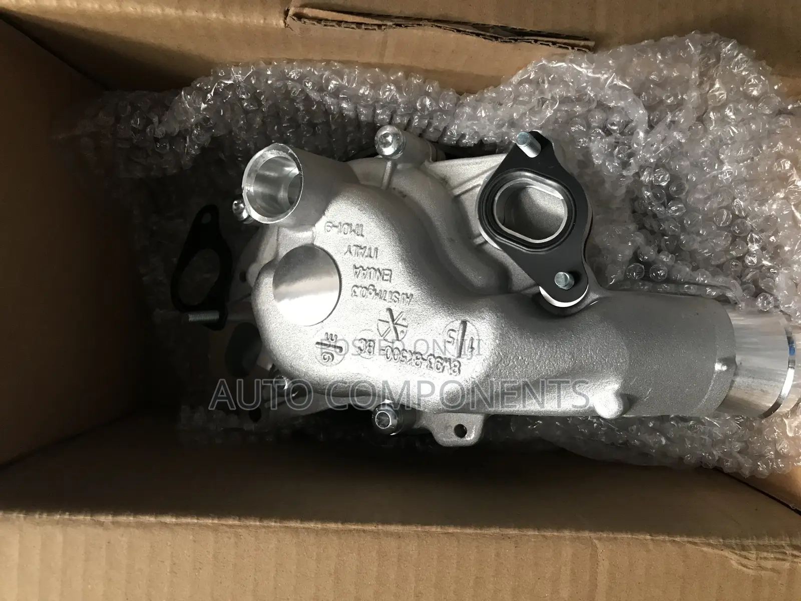 Range Rover Vogue 2016 Water Pump
