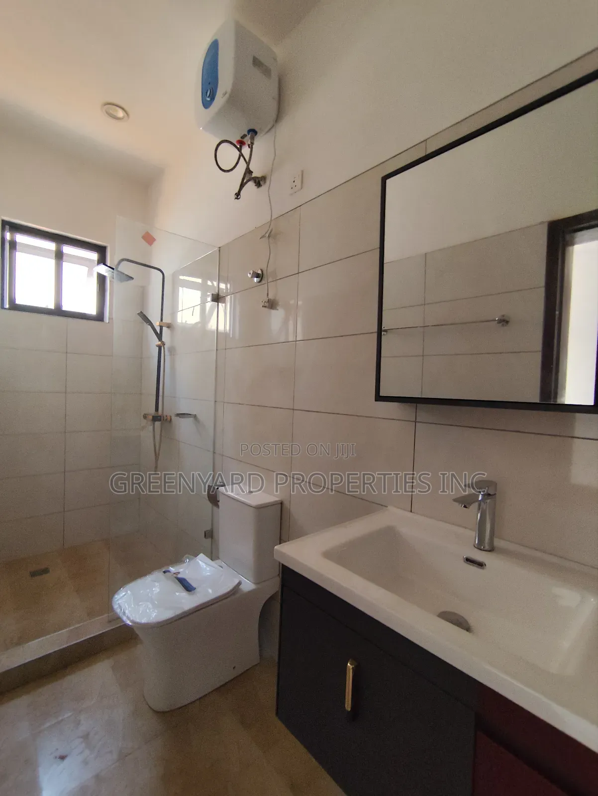 3bdrm Duplex in School Junction, Ashaley Botwe for sale