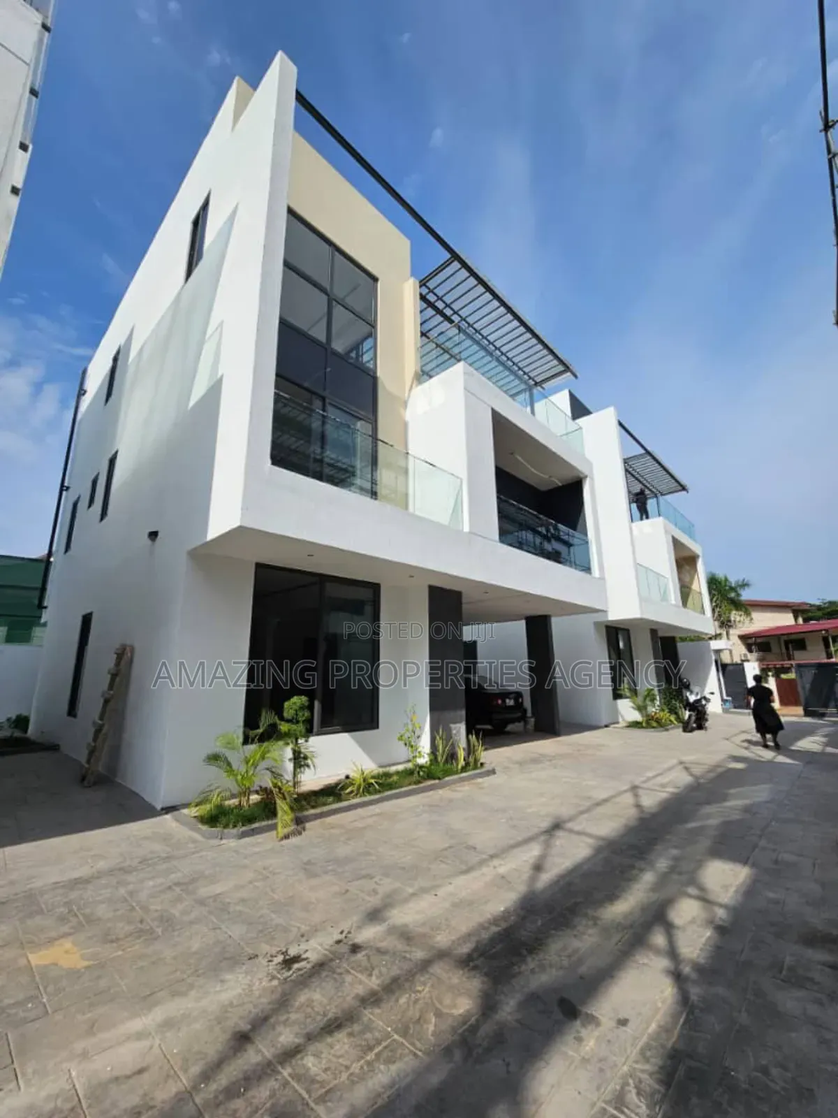 4bdrm Townhouse/Terrace in Cantonments for sale
