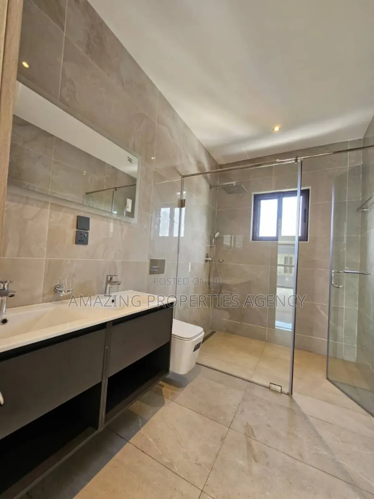 4bdrm Townhouse/Terrace in Cantonments for sale