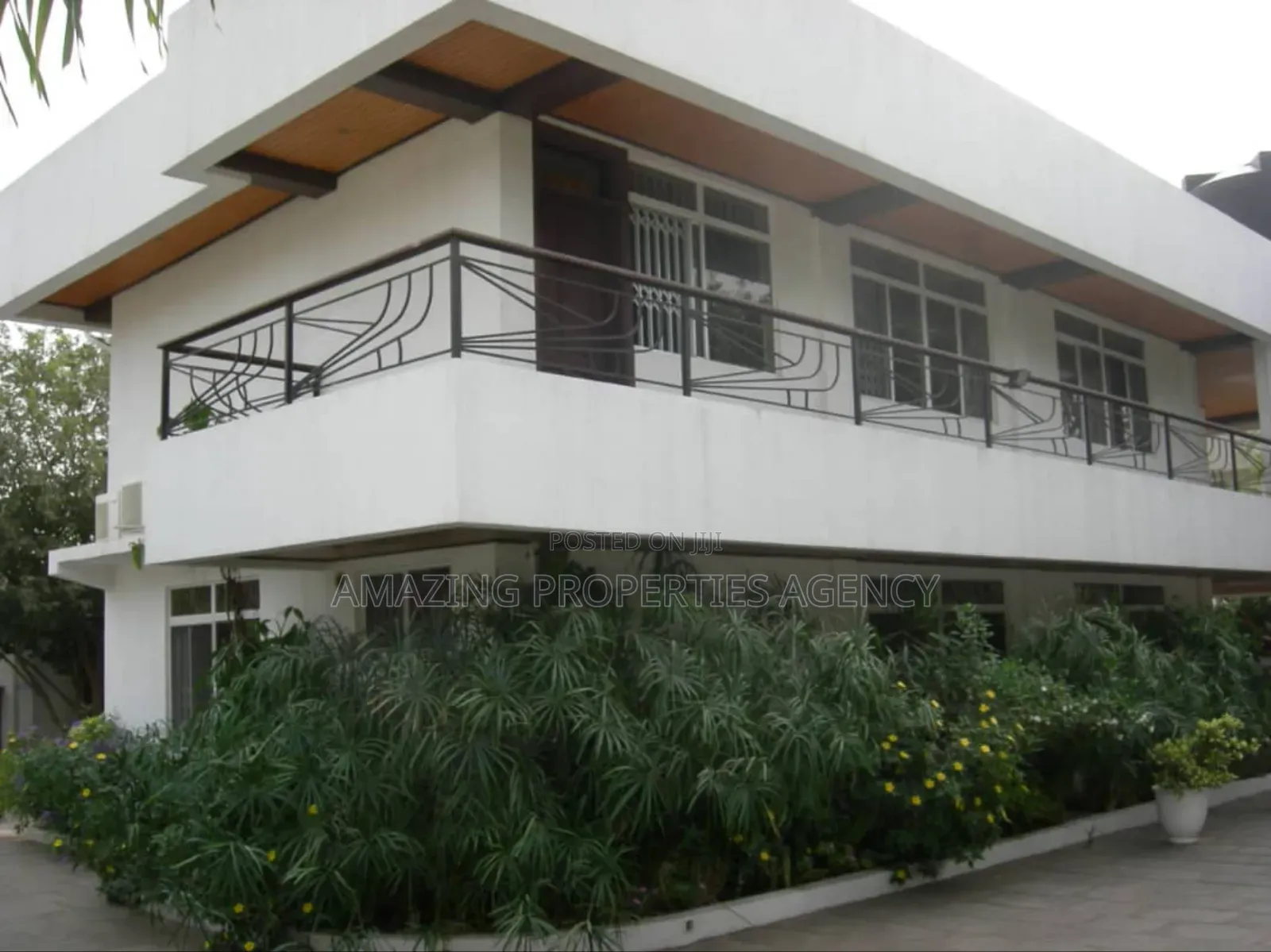 4bdrm House in Dzorwulu for rent