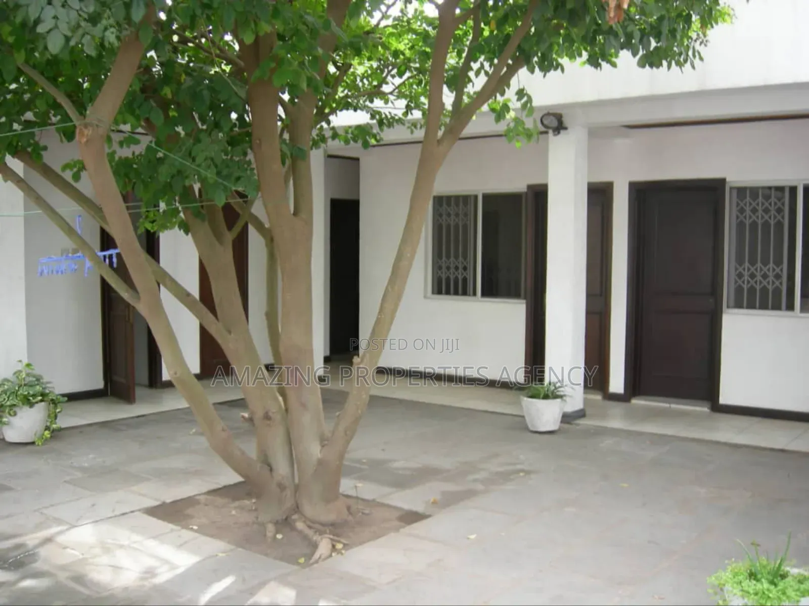 4bdrm House in Dzorwulu for rent